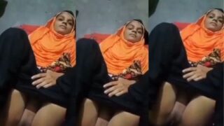 Perempuan Berhijab Telanjang Menikmati Hubungan Intim Ala Pakistan Bersama Kliennya