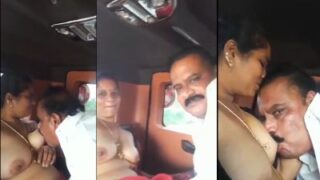 Politikus Karnataka Mesum Di Mobil, Jilat Payudara Di Tempat Terbuka