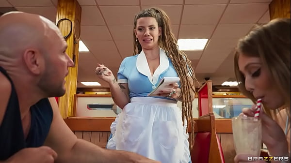 Lucy Foxx Dan Indica Flower: Petualangan Panas Di Diner Brazzers, Gunakan Kode Xvpromo Untuk Diskon Eksklusif