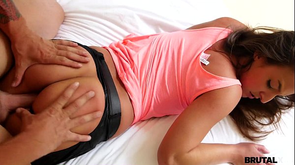 Kakak Tiri Ngentot Gundik Arab Amirah Adara Remaja Porno