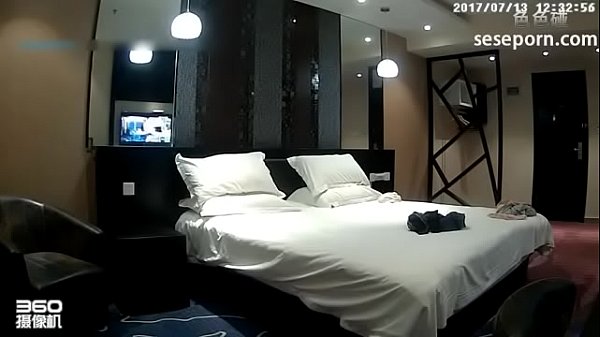 Cewek Tionghoa Seksi Digoyang Di Kamar Hotel (rekaman Kamera)