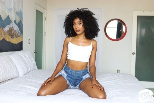 Deep Lush – Olivia Jayy, Ngewe Pertama Yang Bikin Mampus