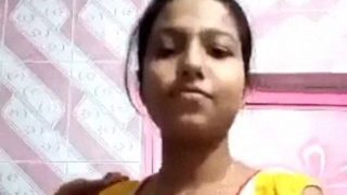 Gadis Benggala Menggoda Dengan Tubuh Telanjang Di Shopnohin