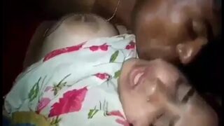 Gadis Seksi Biarin Pria Miskin Ngewe Memeknya Di Video Mms Desi Xxx