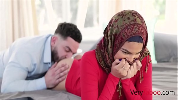 Maya Farrell: Adik Tiriku Yang Masih Perawan Berkerudung Digoyang Hingga Luluh