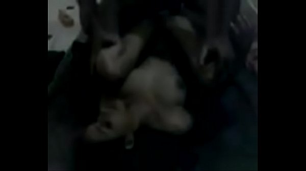 Pasangan India Seksi Bikin Video Panas, Cek Desi-scandals.com Untuk Lebih Seru