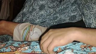 Malam Tadi, Ibu Tiri Mainin Kontol Gue Enak Banget, Gue Colokin Dua Jari Ke Memeknya Sampe Keluar Air.