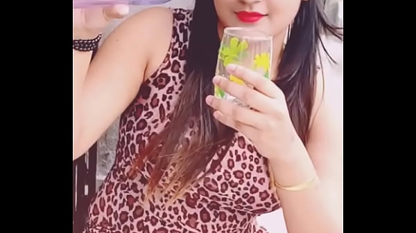 Cewek India Pose Ngangkang Siap Digaruk