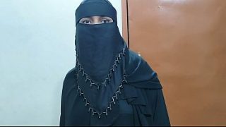 Video Hot Istri Cantik Berhijab Dari India Digenjot Habis-habisan Sama Majikan Di Rumahku.