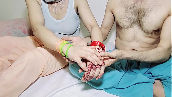 Bhabhi Punjab Muslim Ngentot Anal, Suami Orang Sange Goyang Pantat Besar Doggy Style Pakai Audio Hindi
