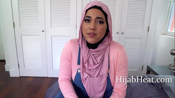 Montok Abis, Si Stepis Arab Bikin Ane Ngarep Hummus Sambil Ngarep Jatah