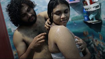 Ngentotin Kakak Tiri Mandi, Panasnya Bikin Merem Melek