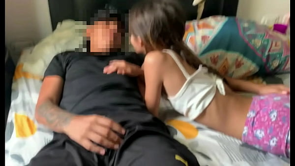 Kakak Tiri Gatal Ngeseks Dengan Adik Tiri Saat Ortu Lagi Keluar – Kisah Panas Selengkapnya…