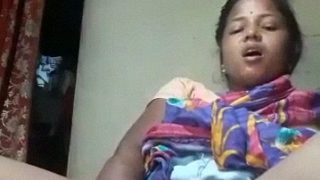 Bhabhi Desi Odia, Colokan Sayur Ke Lubang Belakang Bikin Muncrat