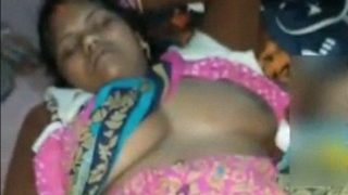 Ngentot Sambil Pake Saree, Video Coli Desi Lokal Bikin Crot.