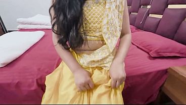 Devar Ke Gusse Ke Baad, Bhabhi Ne Apni Geeli Chut Dekar Usse Shaant Kiya.