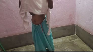 Desi Cewek Super Seksi Baru Jilat Kontol Panjang