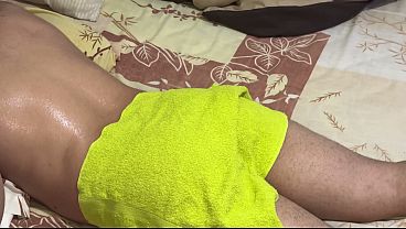 Ibu Mertua Dengan Pantat Gede Bantu Mantu, Pijatannya Berubah Jadi Nafsu.