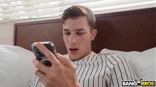 Bangbros – Tiffani Madison, Si Ibu Tiri Seksi, Bantu Step Son Parker Ambrose Fokus Belajar Dengan Ngentot Mulutnya