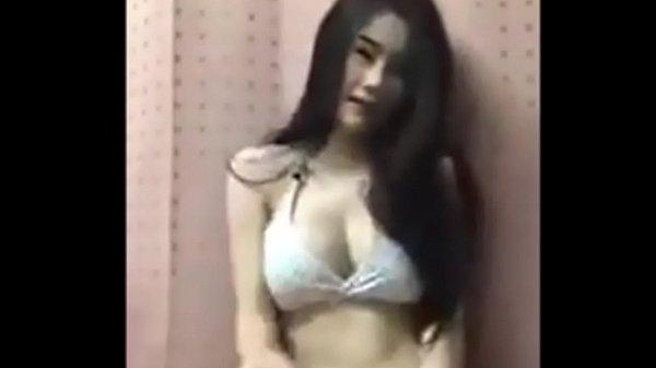 Asiática Goyang Panas Di Live Stream Fb, Bikin Crot Pandangan.
