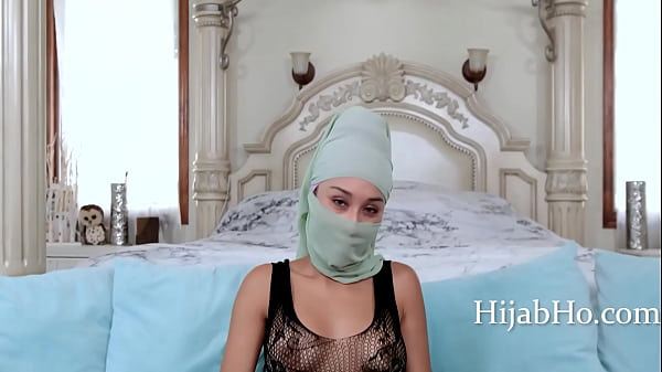 Ibu Tiri Berhijab Bikin Adem – Cali Lee Bikin Merem Melek