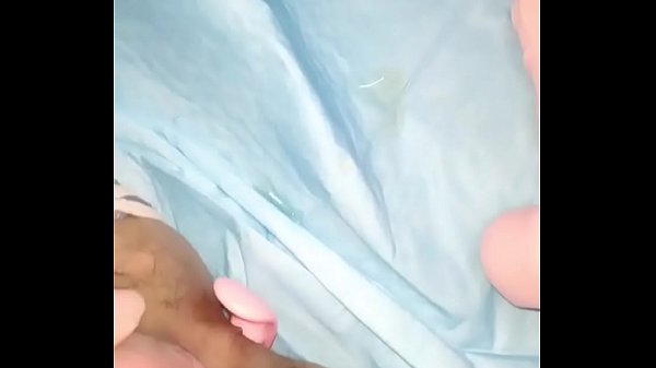 Cewek China Mainin Lubangnya Sampe Muncrat Basah Kuyup