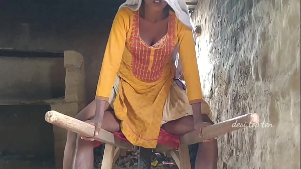 Desi Bivi Ne Mere Dost Ke Saath Kutiya Ban Ke Chudai Ki