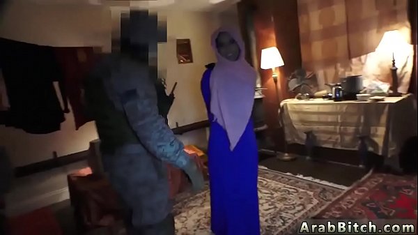 Ngentotin Cewek Lokal Pake Ekor Babi, Sambil Ngehamilin Cina Dan Arab.