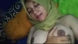 Hijab Manis Ukhty, Bikin Ngilu Pengen Remes-remes Toket