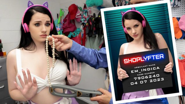 Ngebut Di Toko, Si Streamer Cantik Kena Razia, Malah Ngajak Main Di Ruang Belakang.