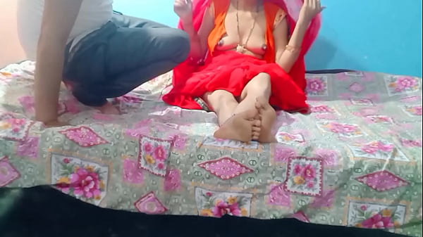 Bhaabhi Ne Devar Ke Saamne Ghar Mein Akeli Thi To Petticoat Utha Kar Masti Ki.