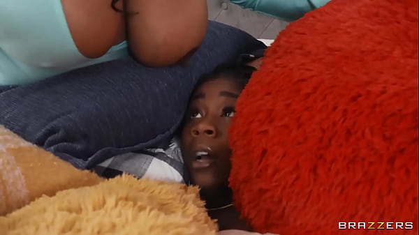 Ngehentot Bantal, Cewek Nakal Pengen Bertiga / Brazzers / Download Full Di Https://zzfull.com/haz