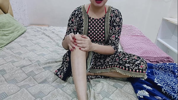 Saat Malam, Kakak Tiriku Sendirian Di Kamar, Aku Pun Masuk Dan Membelai Tubuh Serta Memijat Bagian Intimku Di Depannya.