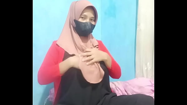 Gadis Berjilbab Colmek Pakai Dildo Sampe Crot Keluar Basah-basah