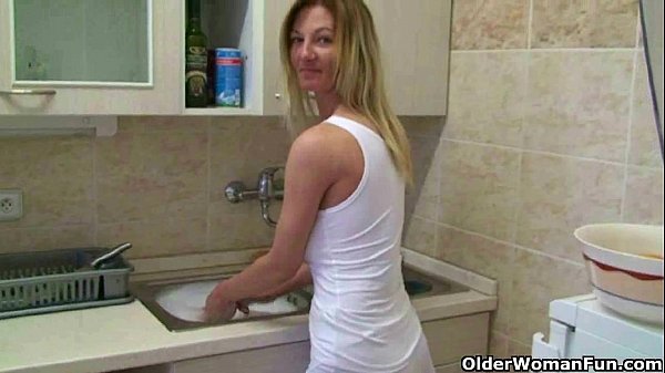 Ibu Bikin Video Colmek Di Rumah Sendiri
