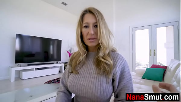 Nenek Tiri Yang Lagi Horny Minta Disetubuhi Sama Cucu Tiri