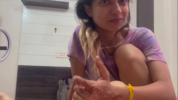 Desi Cewek Ngegas Jari Dimasukin Ke Lubang Pantat Sama Kakak Tiri