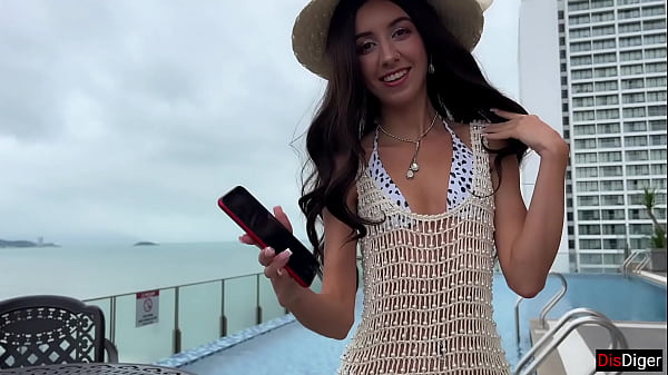 Gadis Spanyol Seksi Pengen Nyobain Kontol Putih Rusia Pas Liburan.