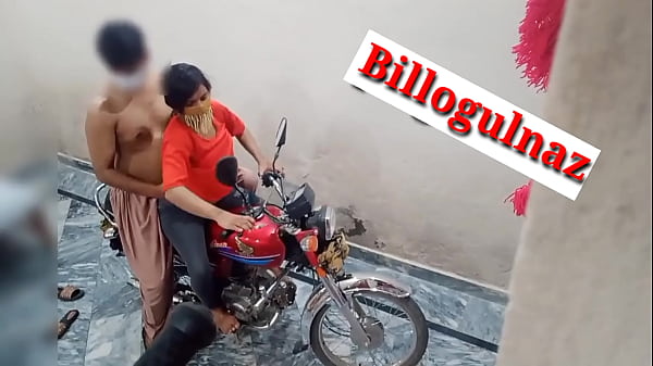 Bokep Seru, Temen Ngewe Cewek Di Atas Motor, Suara Hindi Bikin Makin Panas