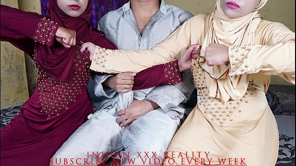 Tante Desi Muslim Ngajarin Step Brother Di Kamar, Hot Banget Suara Moan-nya.