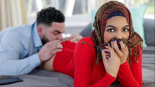 Kakak Tiri Akan Ngajarin Adik Tiri Berhijabnya Hal-hal Hot Sebelum Dia Nikah – Nikmat Hijab