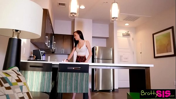 Sialan, Si Stepsis Nakal—kontol Stepbro Nyelip Masuk, Eh Doi Malah Minta Lagi, S9:e4.