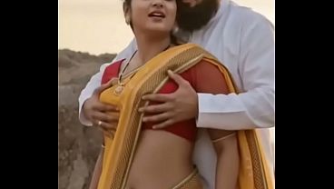 Desi Bhabhi Saree Gosok-gosok Dada Panas Romantis