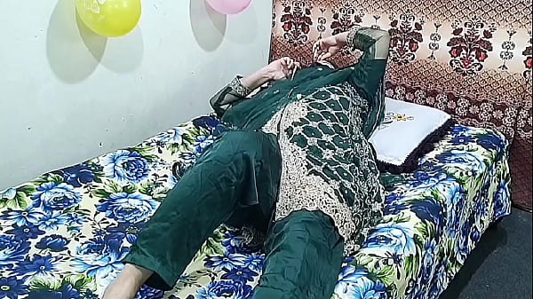 Seorang Ibu Rumah Tangga India Panggil Bocah Muda, Langsung Digebukin Habis-habisan, Suara Hindi Panas Bikin Makin Liar.