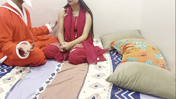 Tahun Baru 2026, Video Bokep Paling Hot Dengan Dirty Talk Hindi Roleplay Saarabhabhi, Sange Banget Sama Santa.