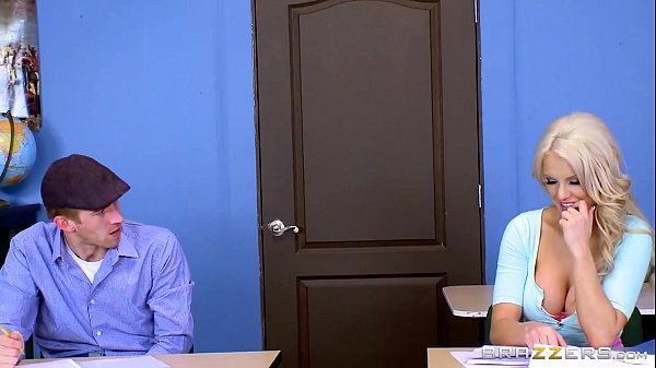 Kenzie Taylor – Tete Gede Di Sekolah, Sange Banget