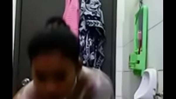 Narsis Banget Sih, Sampe Liat Sendiri Di Cermin Aja Udah Bikin Basah.