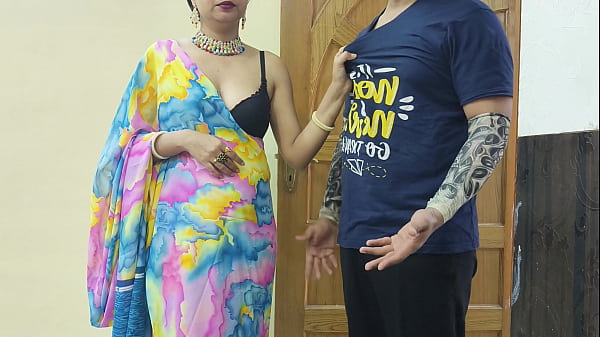 Ibu Tiri India Montok Besar Bantu Anak Tiri Berhenti Merokok Sambil Kasih Kepuasan Seks.