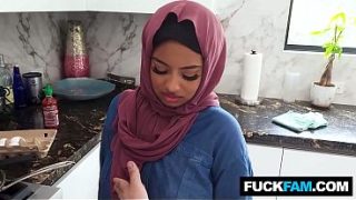 Ebony Hijabi Cewek Belajar Jadi Nakal, Hadiya Honey & Allen Swift Bikin Mulus