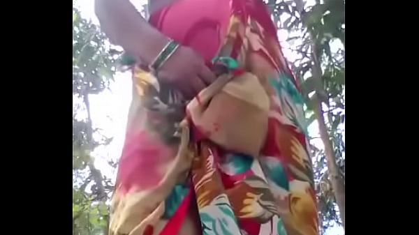 Desi Roshni Bhabhi Lagi Pamer Semua Kontolnya Yang Basah Dan Montok